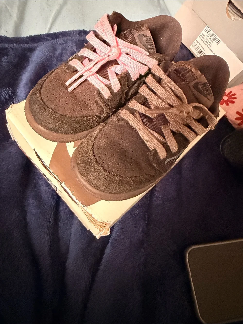 Brown Travis Scott’s Pink Accent Laces